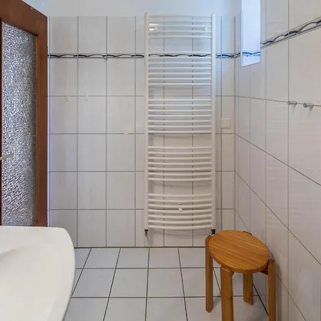 Apartment Haus-schirmer